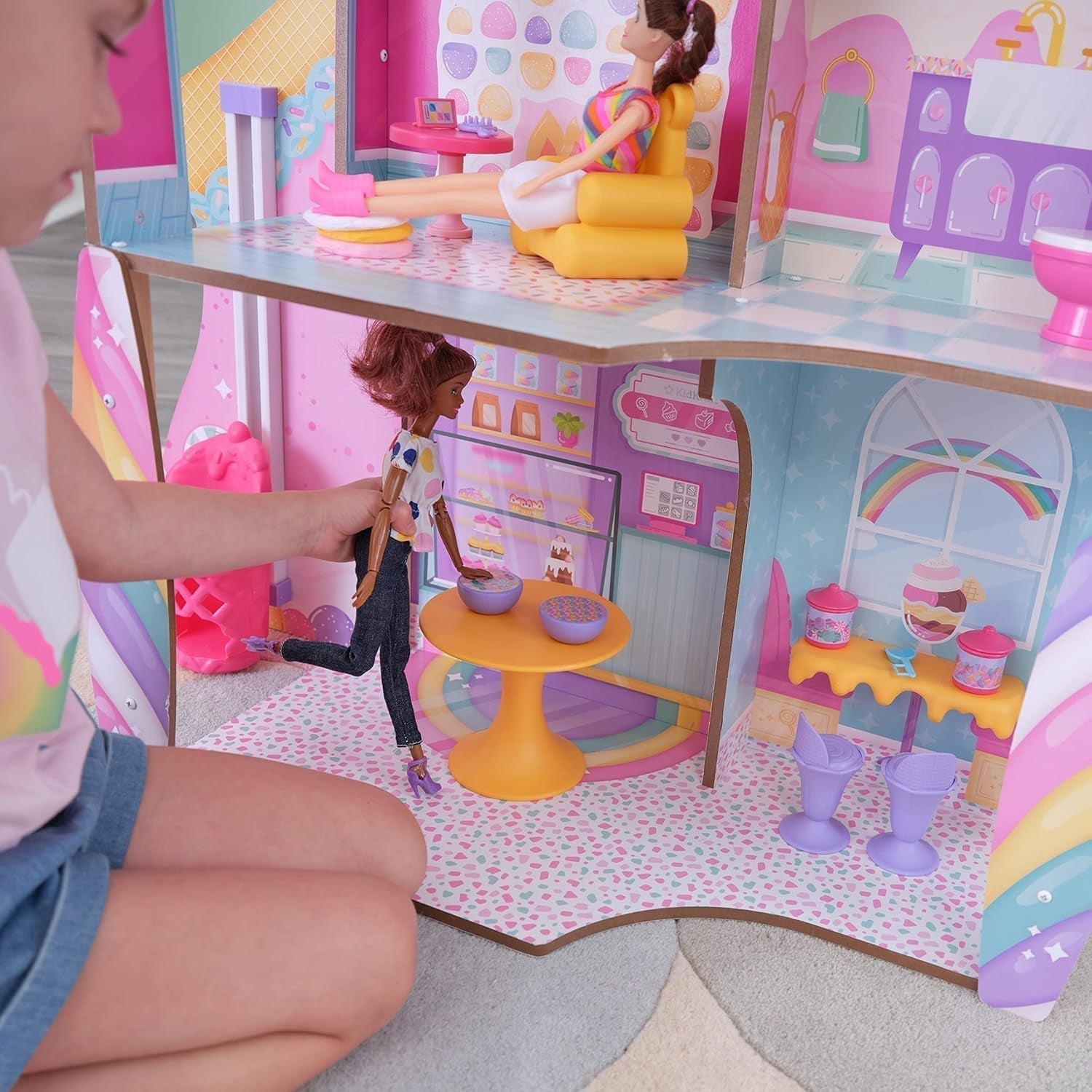 Kidkraft Candy Castle Trædukkehus med møbler og tilbehør, Lama Unicorn Figure House, Ice Cream Cake Lift og gummistol til dukker, Legetøj til 3 år gammel, 20242 Naty Shop Dukkehuse