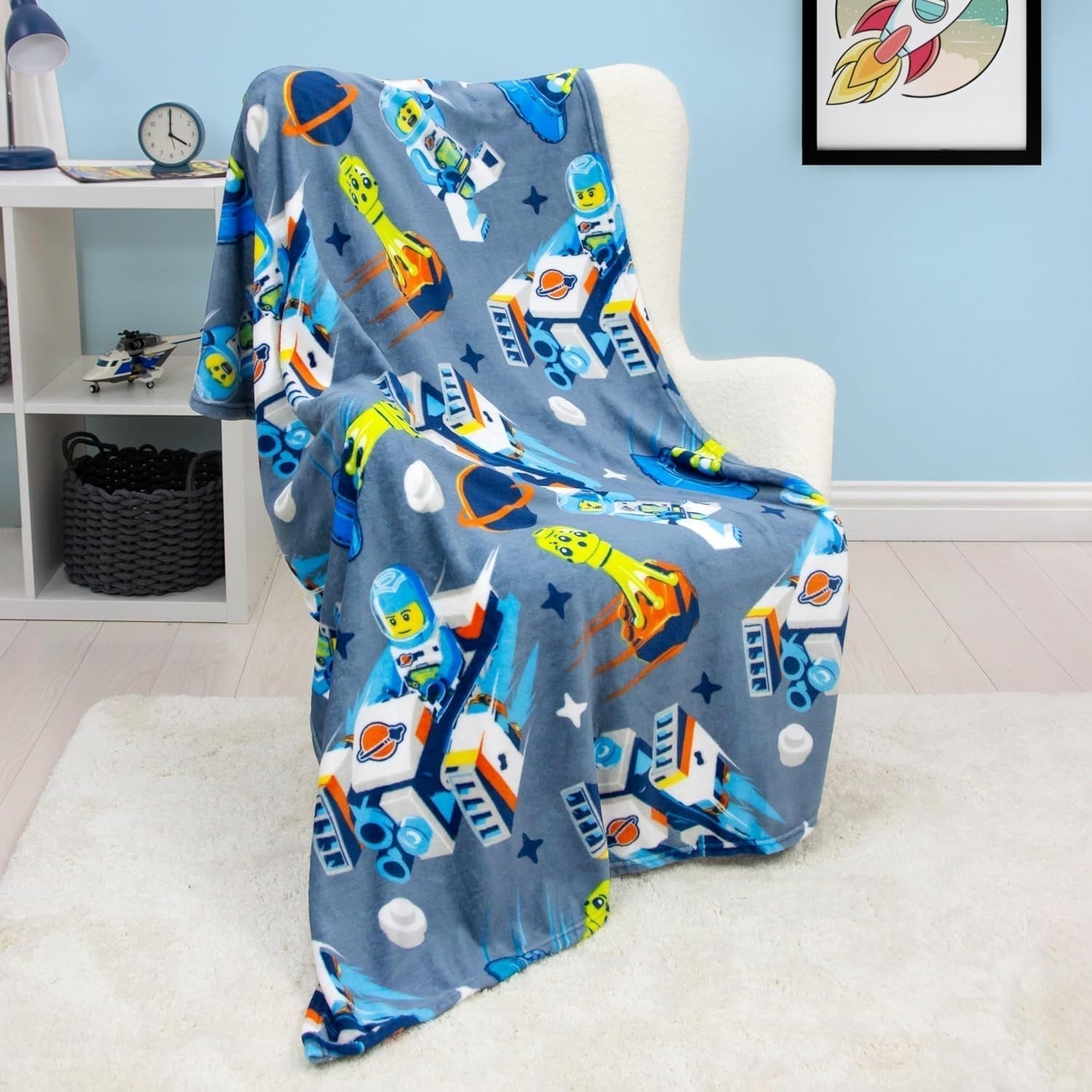 Character World Official Lego® City Fleece-tæppe, Superblødt, Varmt Blåt Throw, Cityspace Design, Perfekt til soveværelser, camping og sove, 100 X 150 Cm senge og tæpper Besuche den Character World-Store