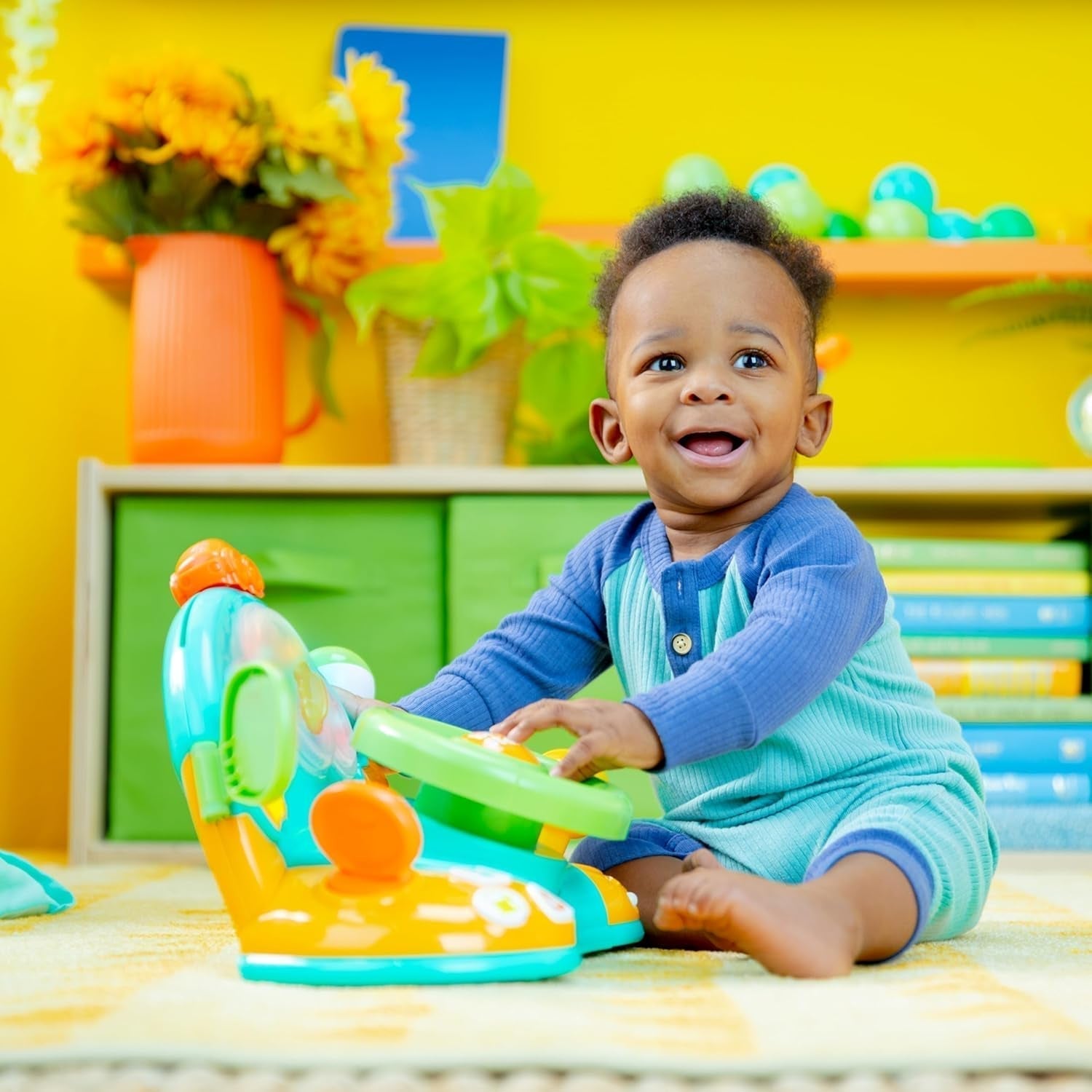 Bright Starts, legetøjsrat, Lights & Colors Driver, med musik, bilstøj, blink, gearstang og mere Bebe Naty Shop Toys