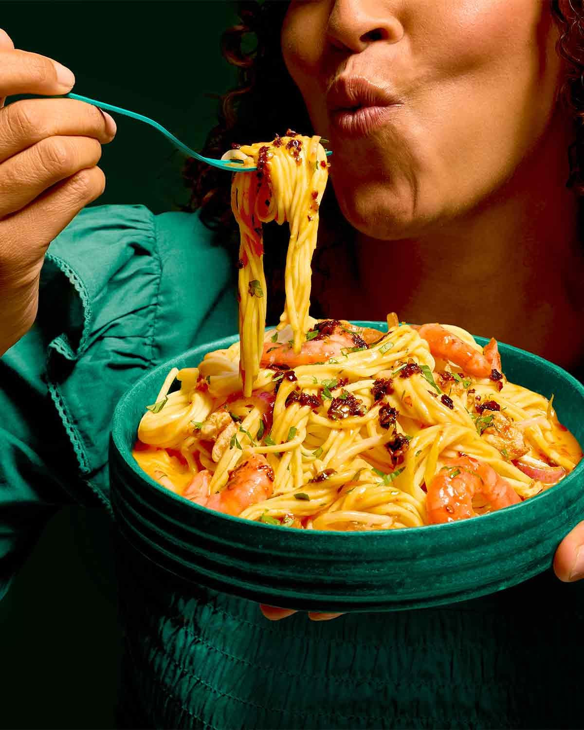 LEE KUM KEE ægnudler - asiatiske ægnudler, klassikerne til wokretter og supper, halvtørre nudler, klar på 3 minutter, to portioner pr. pakke, 6 x 180g multipak