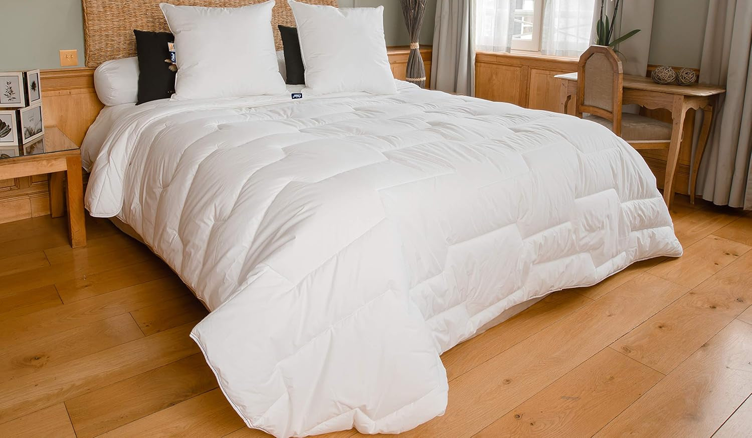 COLAS NORMAND Percale Bomuldsdyne 260 X 240 cm Høj kvalitet 100% Percale Bomuld Blød og behagelig Holdbar Fin finish Fremstillet i Frankrig Hvide dyner og dyner Naty Shop