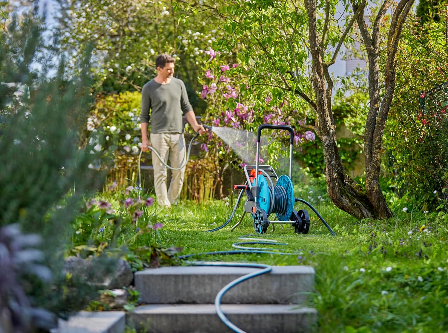 Gardena EcoLine slange 1/2 tomme, 20 m uden systemkomponenter: Bæredygtig haveslange lavet af genbrugsplast, fri for ftalater og forurenende stoffer, stærk grebsfunktion, frost- og UV-bestandig (18930-20)