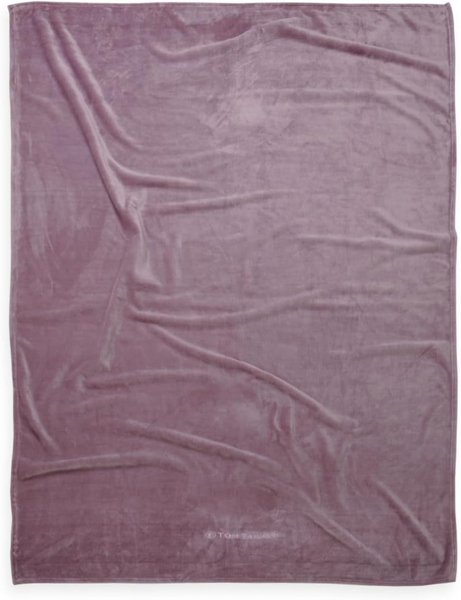 TOM TAILOR Wellsoft Tæppe, 150X200 Cm, 100% Polyester/ Wellsoft, broderet med logo, WELLSOFT BLANKET Orange (Warm Coral) Tæpper og dyner Naty Shop Violet 150X200 Cm