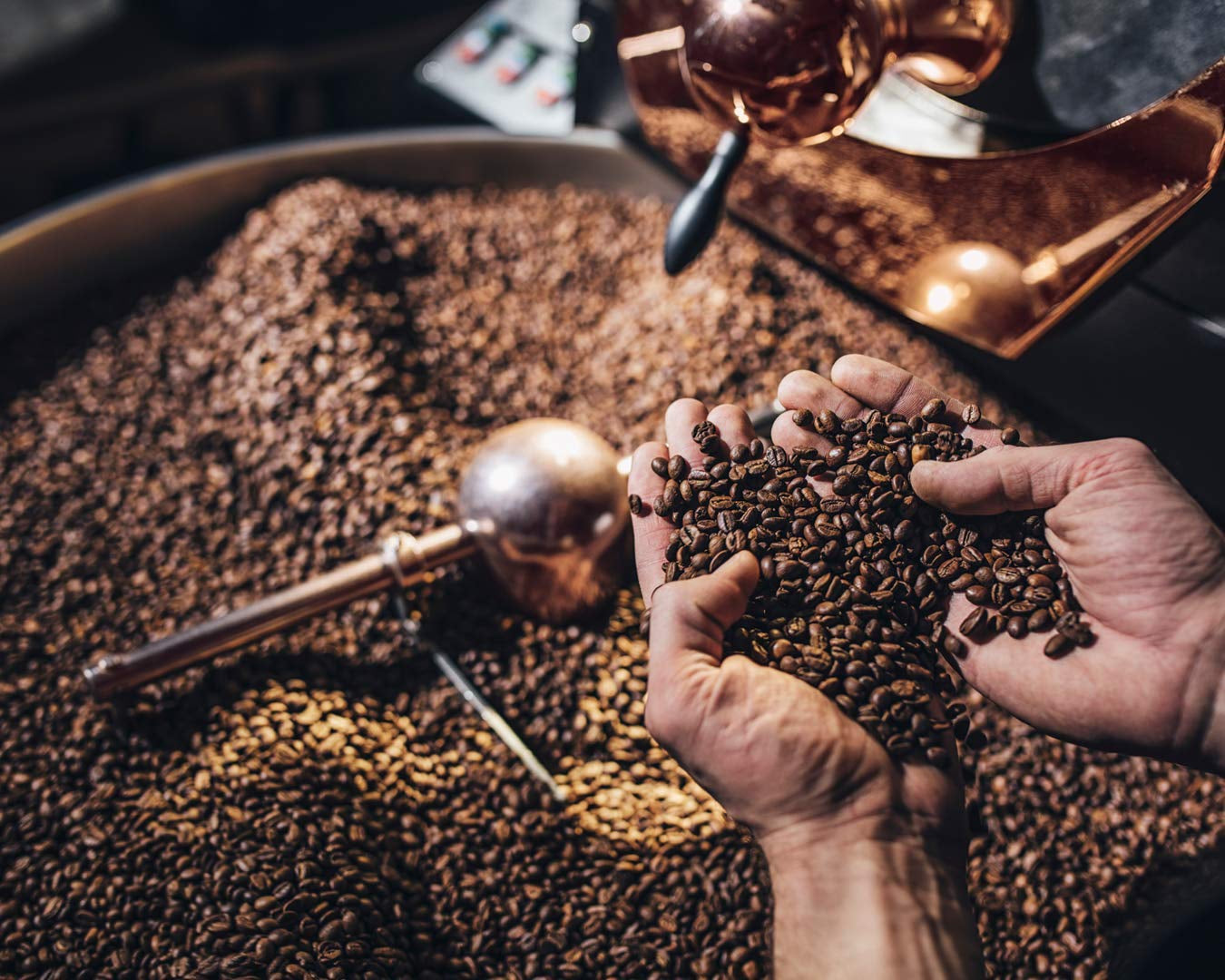 Café Royal Professional Line Espresso - Kaffebønner til automatiske espressomaskiner, intens krop, intens ristning, styrke 3/5, Rainforest Alliance, 1 kg