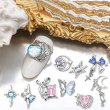 16 Stile Luxus Mond Stern Nagel Charms 3D Nail Charms Y2K Legierung Strasssteine ​​​​Bogen Schmetterling Nagel Schmuck Metall Nail Art Charms Nägel Glitzersteine ​​Nailart Rhinestones Nageldesign Zubehör