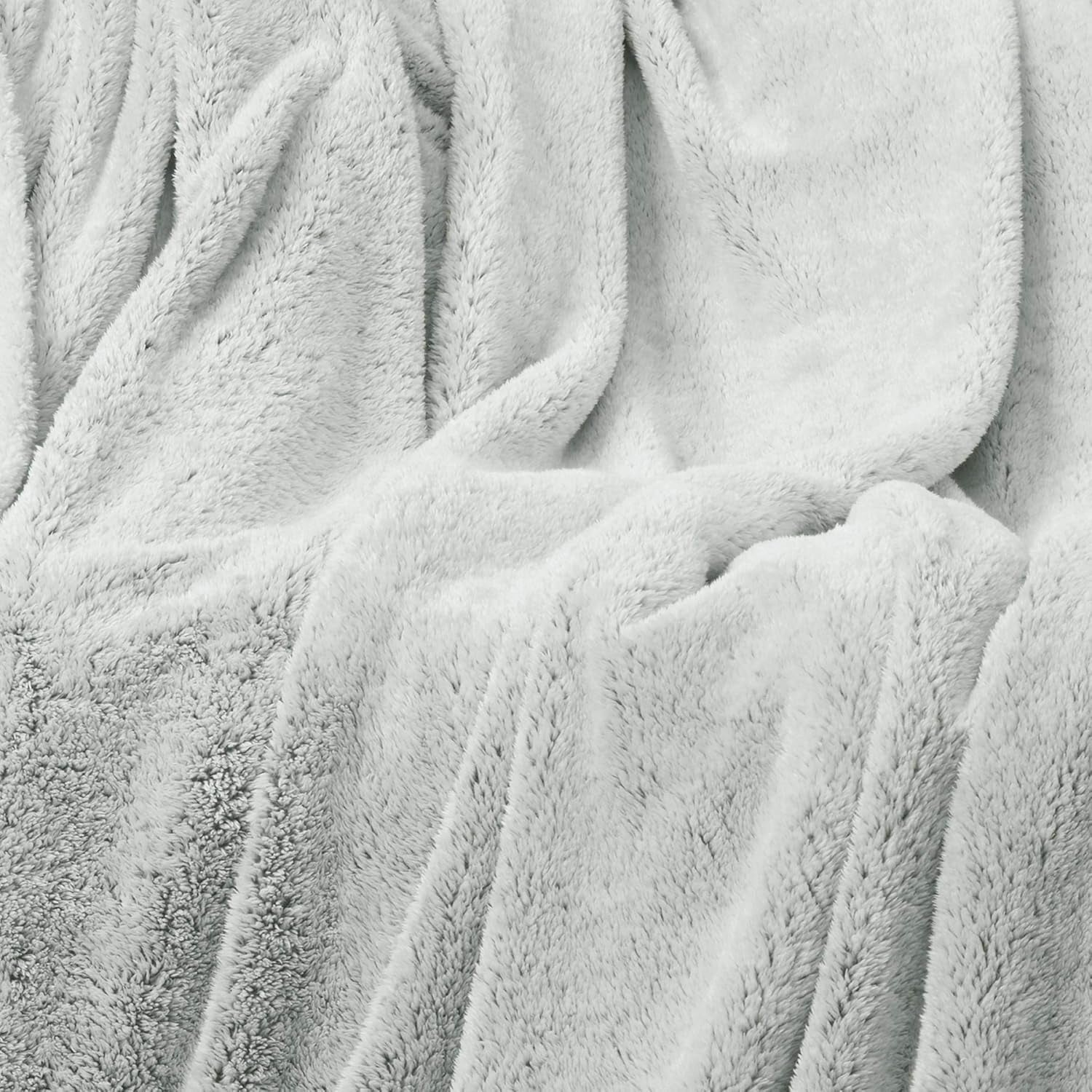 Aqua-Textil Fluffy kæletæppe 150 X 200 Cm Grå Hvid Melange Plys TV-tæppe Sengetæppe Sherpa Fleece Oeko-Tex Ottawa Senge og tæpper Besuche den aqua-textil-Store