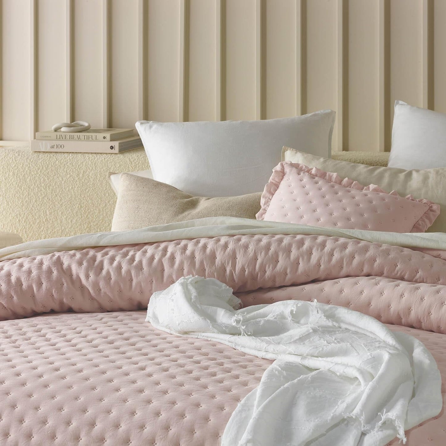 Molly Elegant Sengetæppe i Powder Pink 170 X 210 cm Sengetæppe Alsidig som sengetæppe eller sofa tæppe til seng og sofa tæppe Stil Ideel som sengetæppe Senge og tæpper Besuche den ROOM99-Store