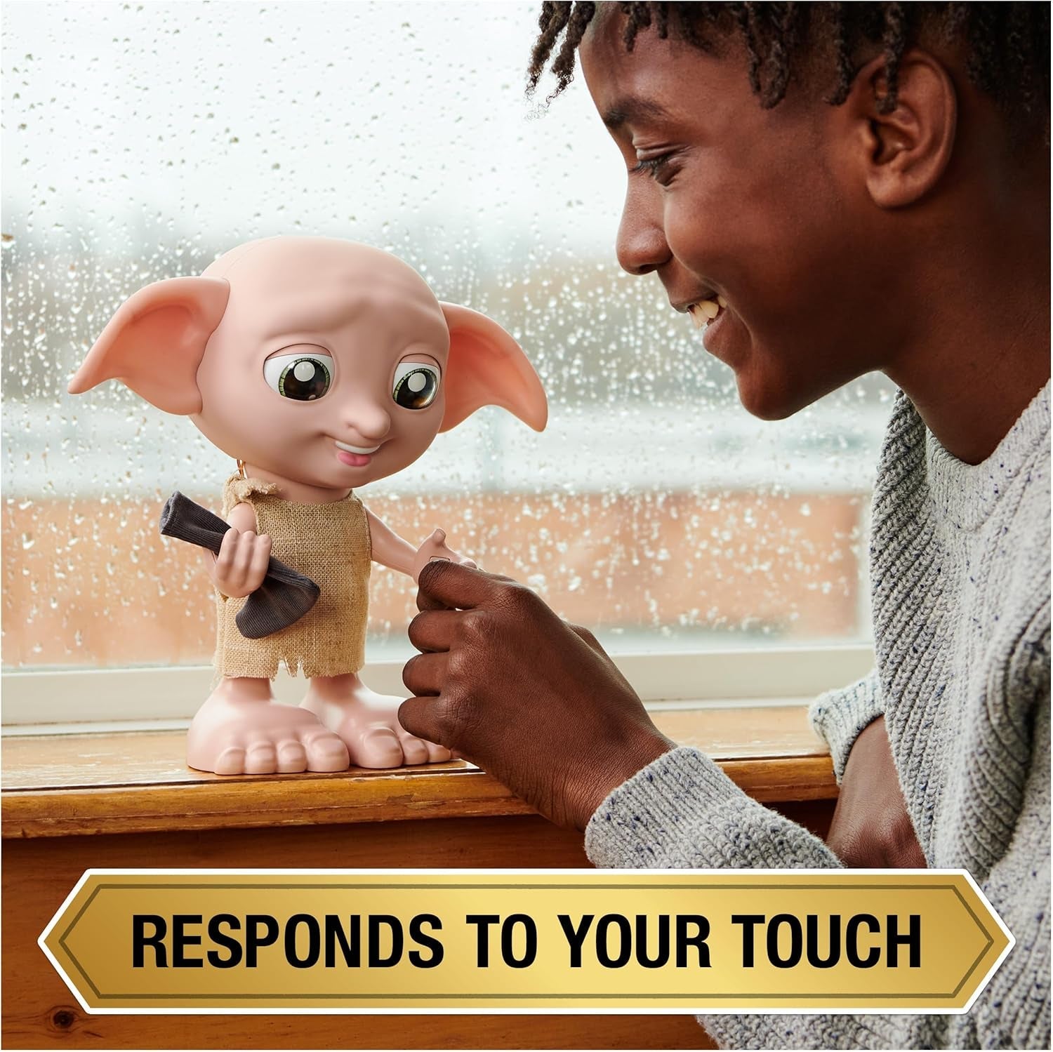 Spin Master 6067280 Wizarding World Harry Potter Magical Interactive Dobby Elf Sock Doll, 30+ lyde og sætninger, 21,6 cm, børnelegetøj, sort