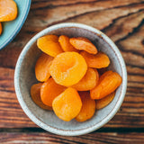 Seeberger abrikoser: Ekstra store, solmodne og lyse orange abrikoser - sød, frugtagtig smag - sukkerfri - tørret - udstenede, veganske (1 x 125 g) Naty Shop Dehydrerede produkter