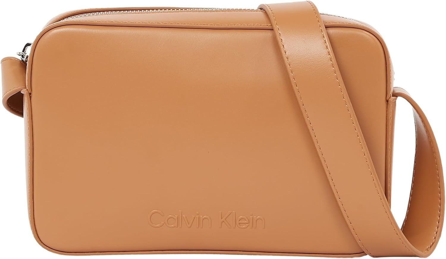 Calvin Klein crossbody taske Præget logo kamerataske med lynlås lukning Dametasker Naty Shop Brown (Leo)