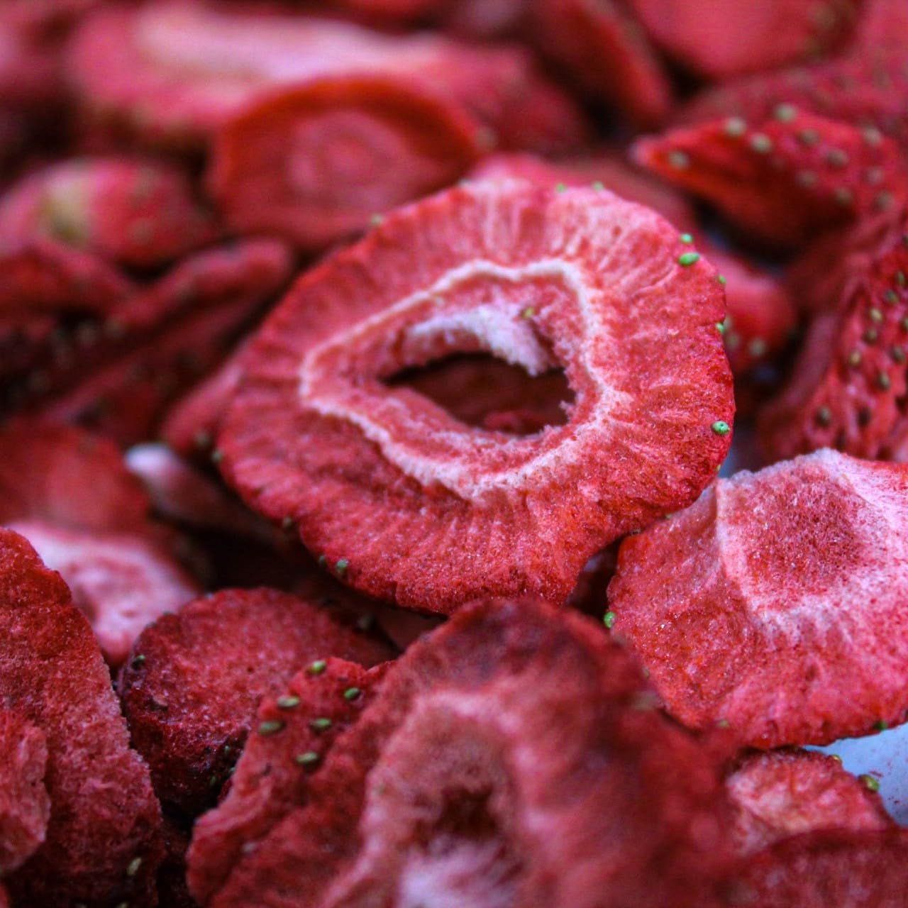 Frysetørrede jordbær 150g - Frysetørrede jordbærskiver - Frysetørrede tørrede frugter - Tørrede jordbærfrugter - Perfekt til bagning, dekoration, snacks, müsli, desserter Tørrede produkter Naty Shop