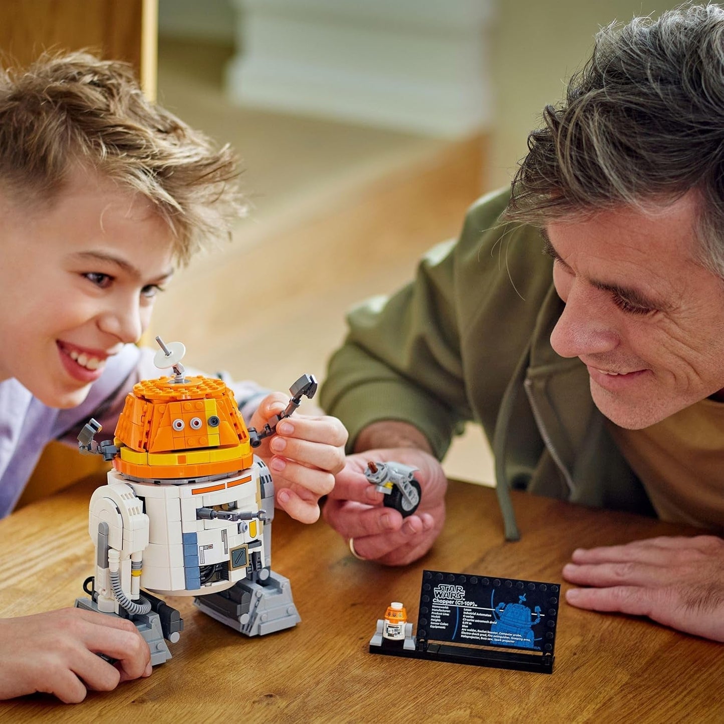 LEGO Star Wars figur 75416 Ahsoka Astromech Droid Chopper (C1-10P) - legetøj med bevægeligt hoved, aftagelige arme og centralt hjul - gave til Ahsoka fans, drenge og piger over 10 år Byggesæt Besuche den LEGO-Store