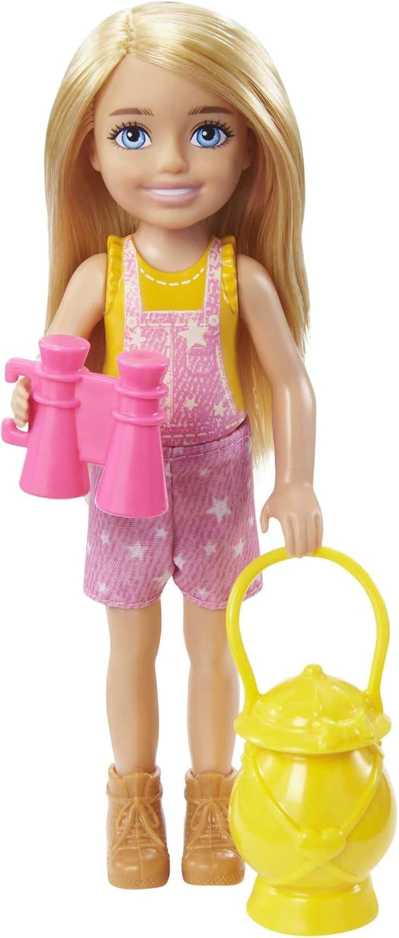 Barbie Chelsea-serien, Chelsea Doll Camping med blondt hår, Pet Ugle, Sovepose, Pude, Lommelygte, Kikkert, Campingtilbehør, Børnegave, Legetøj fra 3 år og opefter, HDF77