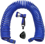 590078 – Spiralslangesæt, blå, 15 meter (diameter 9 mm) + multifunktionspistol med 8 dyser + automatisk indvendigt gevind med ¾-½ adapter + 2 lynkoblinger + hængende beslag