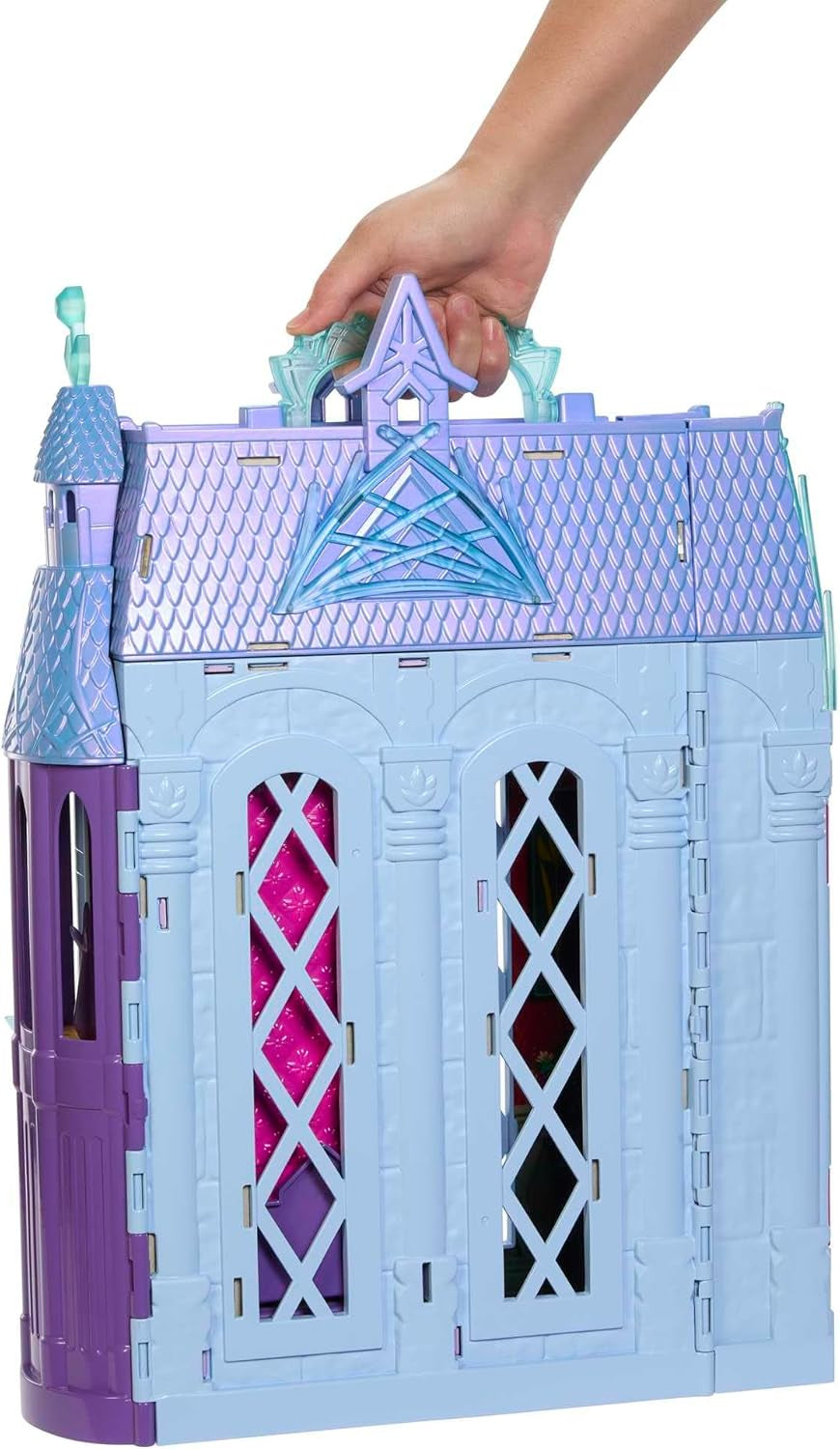Mattel Disney Frozen - Castle Arendelle Dukkehus (60 cm+) med Elsa Doll, 4 legepladser og 15 stykker Disney Frozen II møbler og tilbehør, HLW61