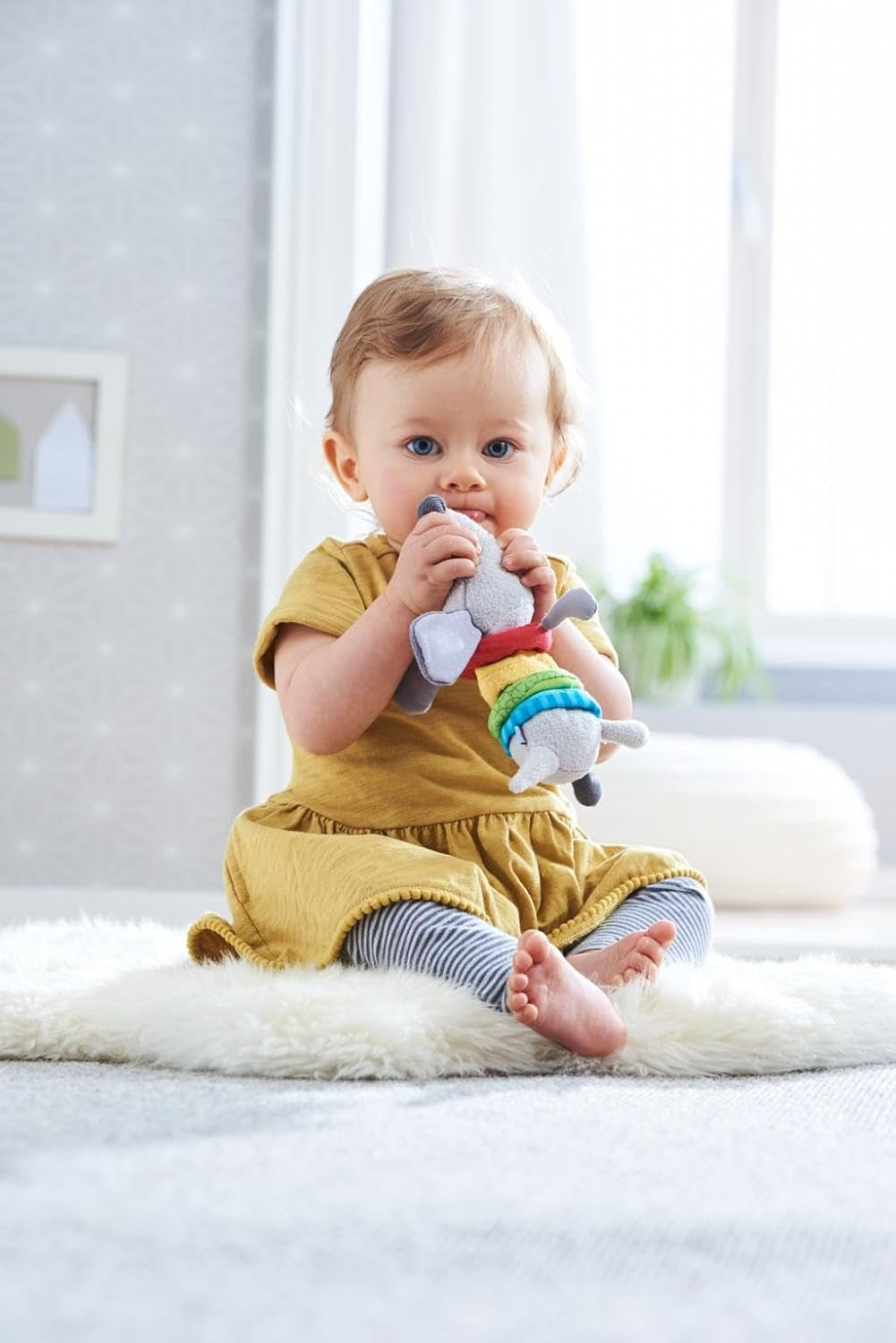 HABA 304771 - Rangle gravhundefigur, stof babylegetøj med ranglemotor, legetøj fra 6 måneder Legetøj Bebe Naty Shop