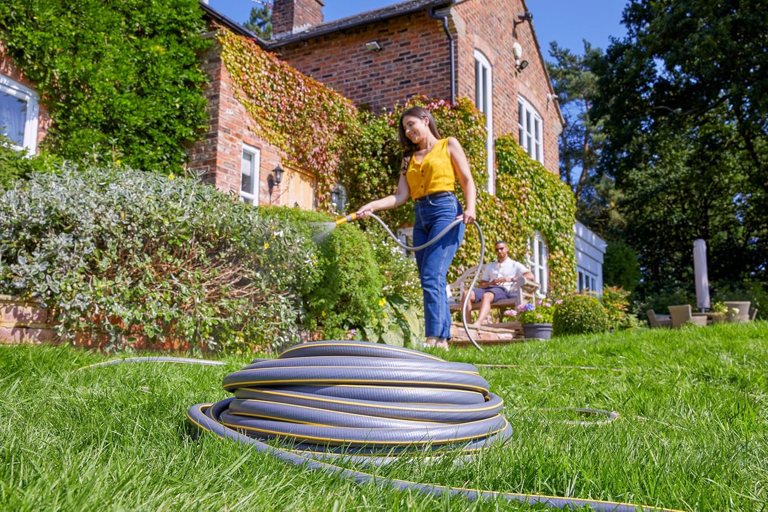 HOZELOCK-slange - Ultramax 12,5 mm x 30 m, op til 70 % genanvendt PVC, robust, vejrbestandig, anti-vridning, bøjnings- og knusningsbestandig, grå