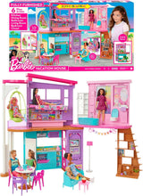 Barbie-feriehus (116 x 77,9 cm), 6-personers legehus, fuldt møbleret med tilbehør, møbler og elevator, foldbar og opbevaring, dukke, gave til børn fra 3 år og opefter, HCD50