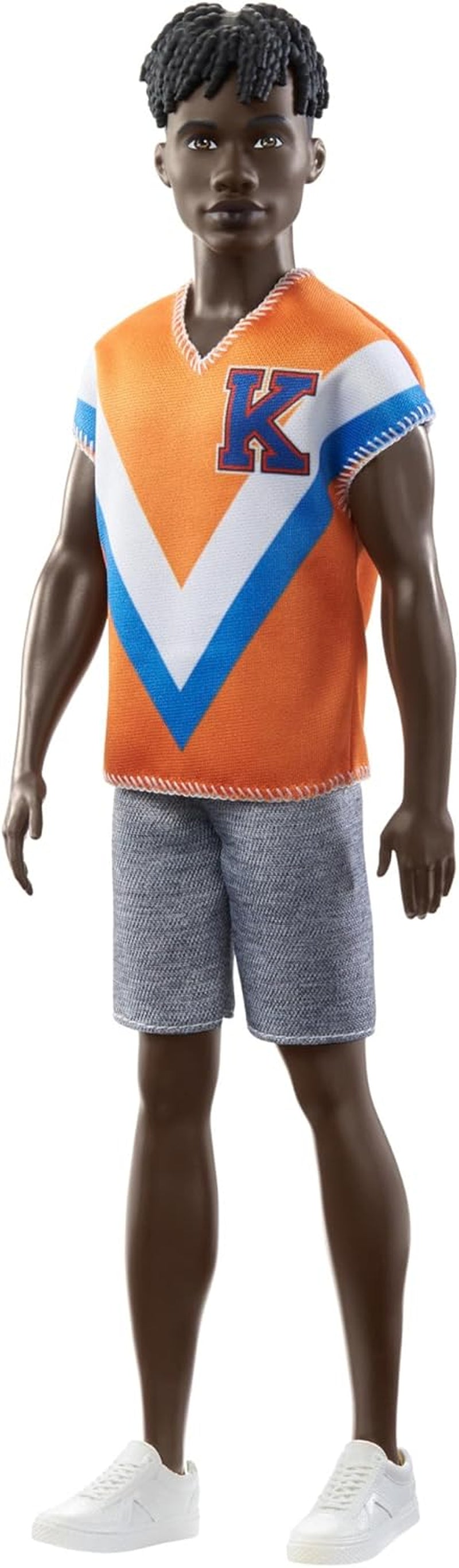 Barbie Ken Fashionistas Dukke - T-shirt med kaktus og palmetryk, hvide shorts og sneakers, perfekt til eventyr med venner og gåture i byen, til børn fra 3 år og opefter, HJT10 Naty Shop Dolls 0