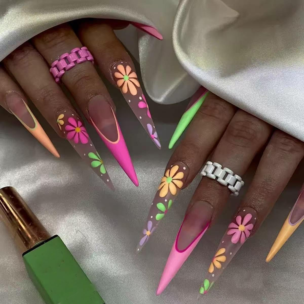 Moonglow Lange Negle Stiletto Mælkehvid Pink Gradient Glitter Cool falske negle med lim Pink Ombre Glitter Kunstige negle