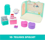 GABBY'S DREAMWORKS DOLLS HOUSE - Deluxe Room, Cakey Confectionery, Kuchi Kitchen (rumænsk: Cakey), 3 møbler og 2 overraskelsesæsker med tilbehør, velegnet til børn fra 3 år og derover