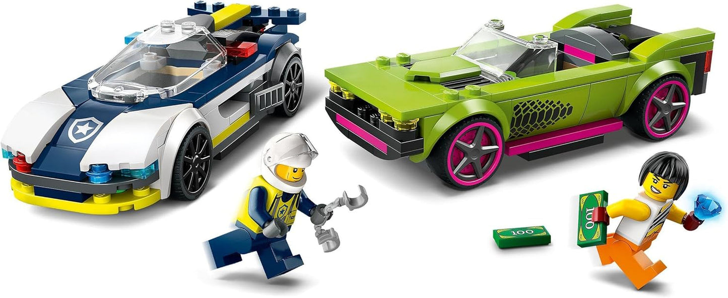 LEGO City Car Chase med politibil og muskelvogn, legetøjstog med 2 racerbiler, politigave til børn, drenge og piger fra 6 år, sæt med politimand og minifigurer Ganovin 60415 Byggesæt Besuche den LEGO-Store