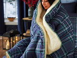 Night Lark Hyggeligt Sherpa Fleece tæppe, Klassisk Rød Tartan, 9 Tog, Luksuriøs, Fluffy, Tykk Og Vendbar, Perfekt Til Sofa, Seng, Sofa, Sofa. Hypoallergen, kan maskinvaskes, Størrelse: Senge og dyner Night Lark tartan klassisk marineblå Enkeltseng