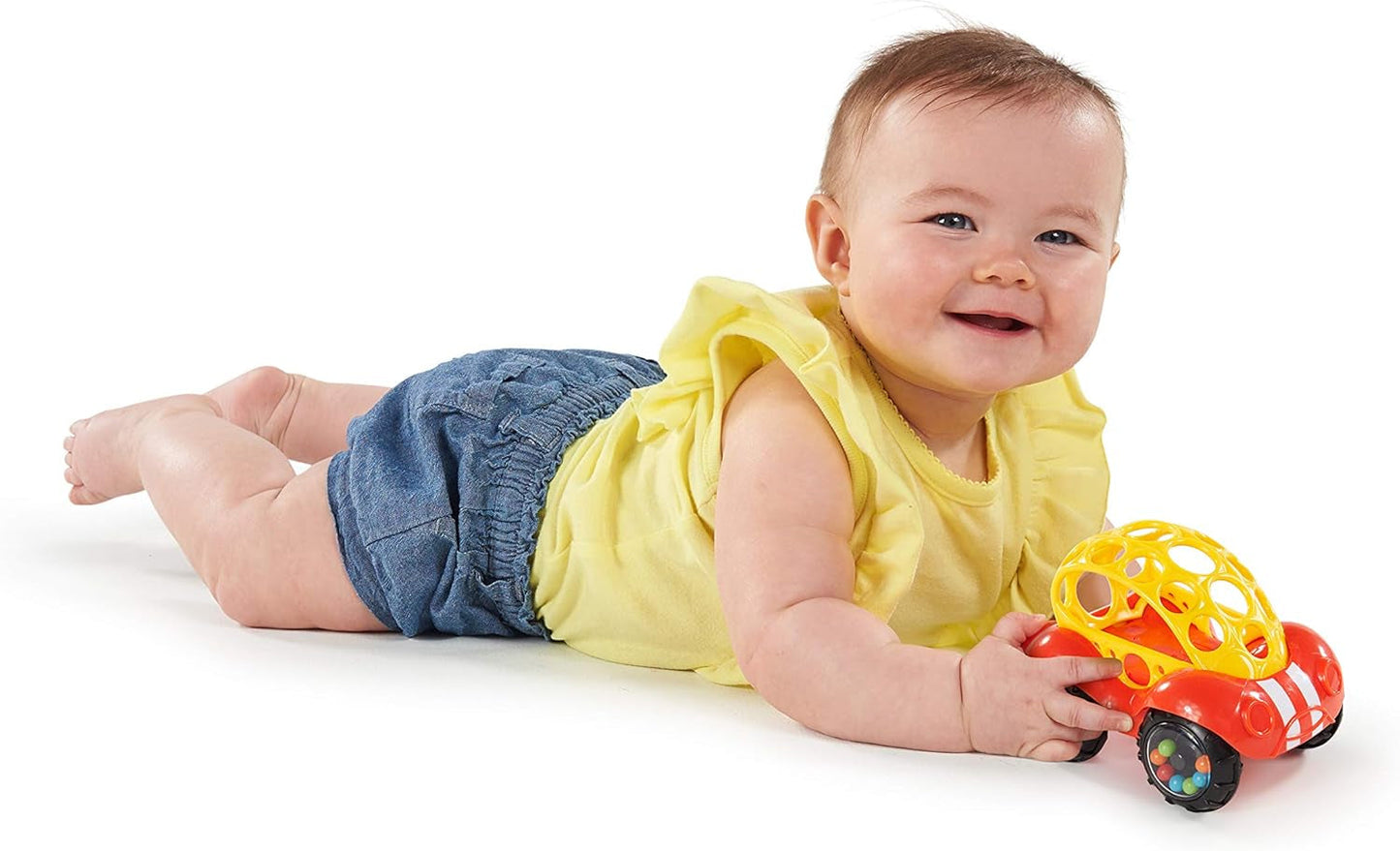 Bright Starts Oball Rattle Legetøj Bil Motor Aktivitetslegetøj til babyer og småbørn fra 3 måneder 1 stk Tilfældig farve Blå eller rød Babylegetøj Naty Shop