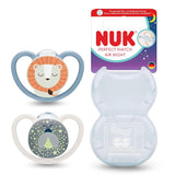 NUK Perfect Match Air Natsutter til babyer | 0-6 måneder | Glow-in-the-mørke sutter, der fremmer luftcirkulationen og forhindrer savlen | 95 % accept af babyer** | Løve | Pakke med 2