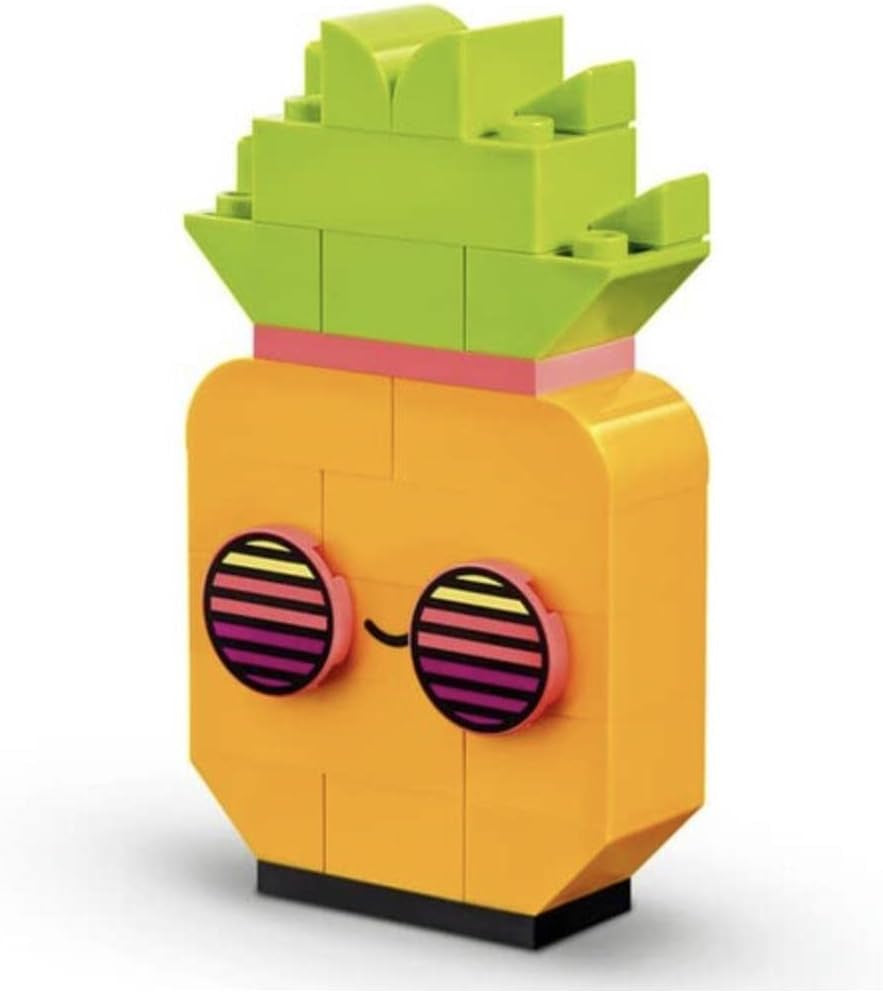 LEGO 11027 Classic Neon Creative Byggesæt, Brick Box Set, Byggelegetøj med modeller: bil, ananas, alien, rulleskøjter, figurer og mere, til børn fra 5 år og opefter Byggesæt Besuche den LEGO-Store
