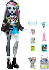 Monster High Frankie Stone Doll i denimjakke og shorts, Inkluderer Dog Watzie og tilbehør såsom rygsæk, snack og notesbog, HXH73 Naty Shop Dolls