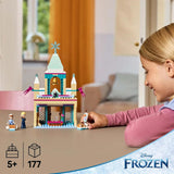 LEGO Ç€ Disney Frosne Arendelle Slot, Prinsesselegetøj med ELSA, Anna og Olaf minidukker og en pingvinfigur, Fantasy-legesæt, Gave til 5-årige piger 43265 Byggesæt Besuche den LEGO-Store