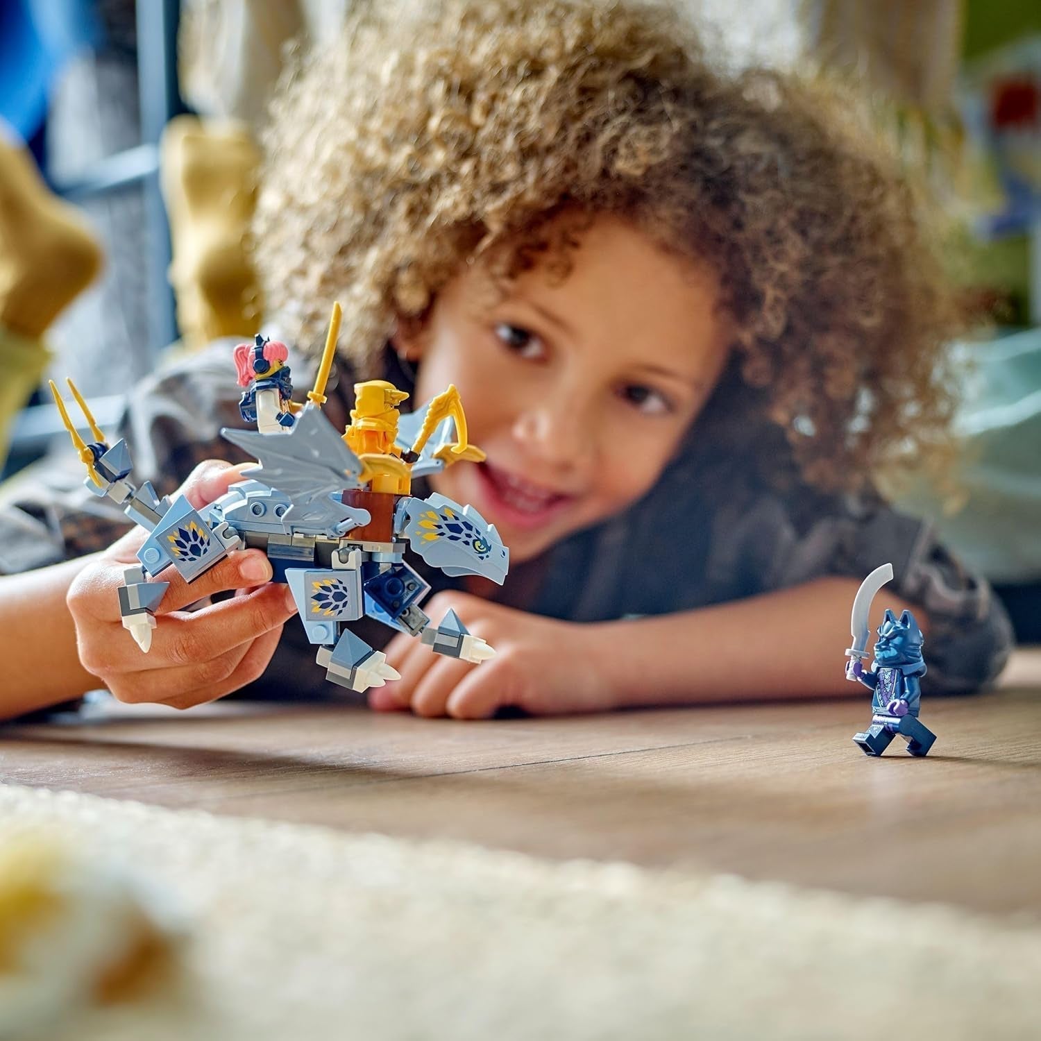 LEGO NINJAGO Riyu The Baby Dragon Dragon Legetøj med 3 minifigurer Ninja-legetøj til 6-årige drenge og piger Actionfyldt gave til børn 71810 Byggesæt Besuche den LEGO-Store