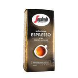 Segafredo Zanetti Selezione Espresso - Hel bønne (1 kg pakke) - Velegnet til alle italienske kaffespecialiteter - Mellem til mørk ristet, stærk og intens smag