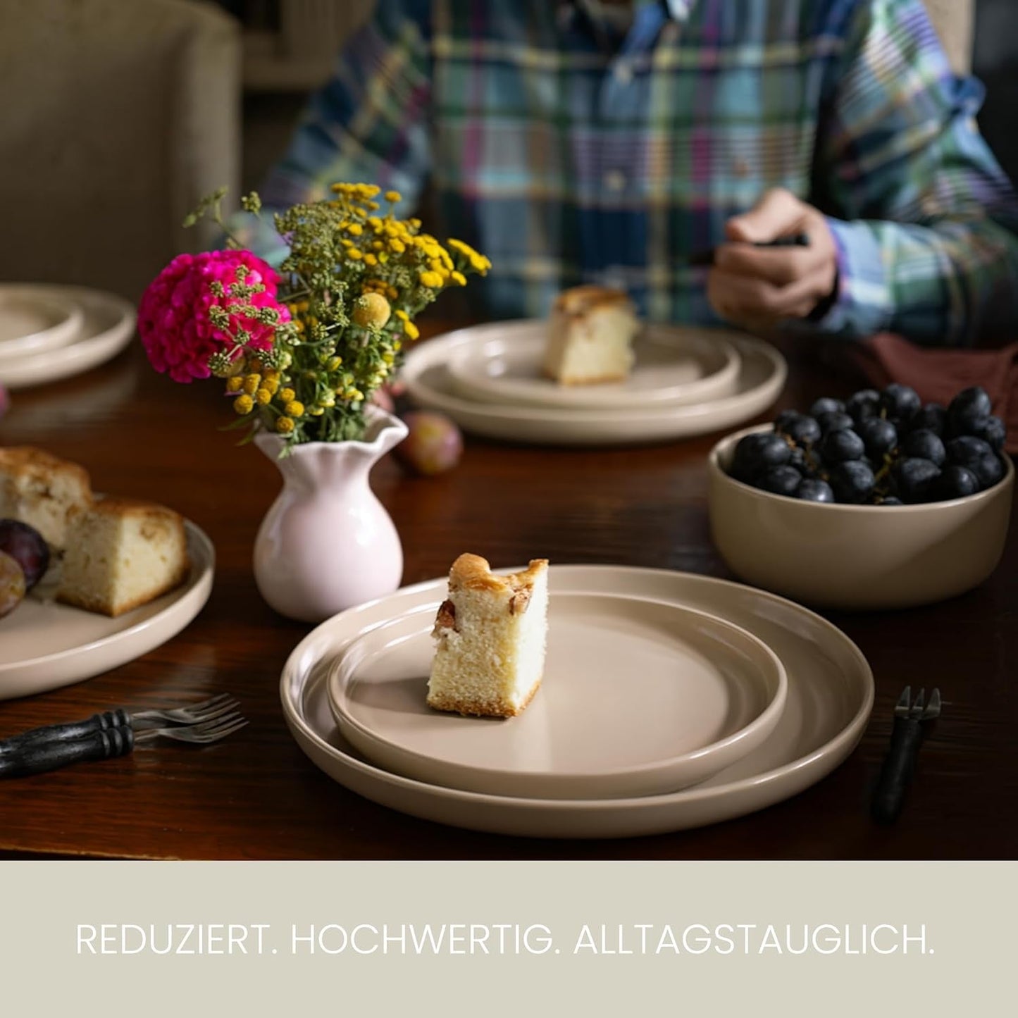 Porcelænsstel til 6, 18 stykker - stærkere og ridsefast end fajancetallerkener og -skåle, blank beige | Servicesættet indeholder 6 middagstallerkener, 6 desserttallerkener og 6 skåle -