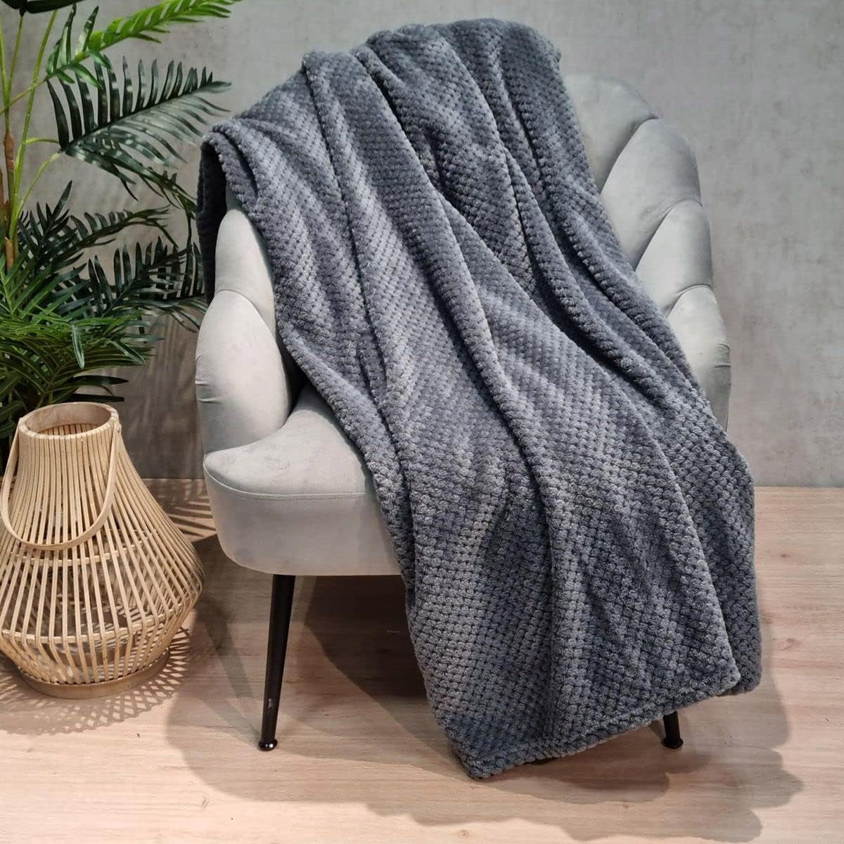 Sengetæppe HOMLA Noah 220 X 240 Cm - sengetæppe sofa behageligt tæppe - luftigt og blødt - grå polyester Senge og tæpper Besuche den HOMLA-Store