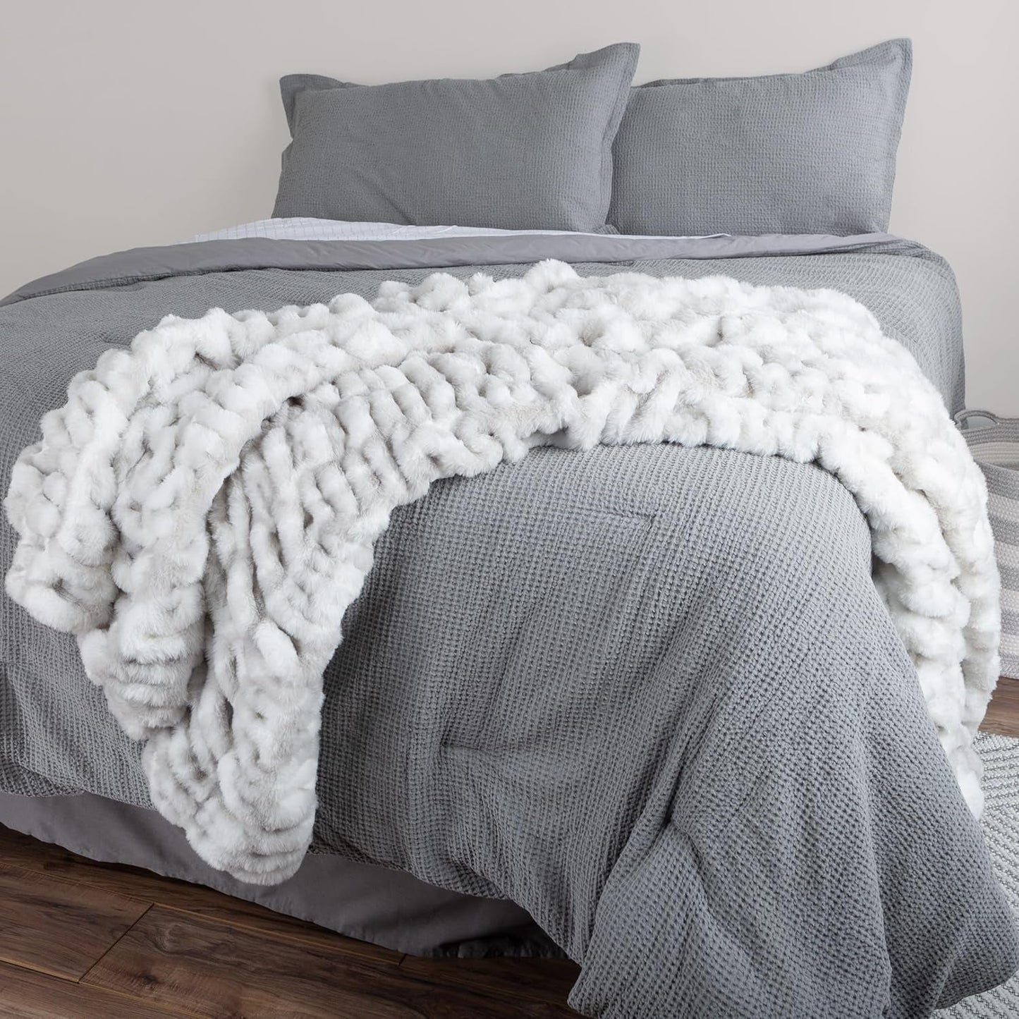 Lavish Home Oversized Gerüschte imiteret pelstæppe, 152,4 X 203,2 cm, Jacquard imiteret pels, queensize-tæppe til senge og sofaer, Grå senge og tæpper Lavish Home