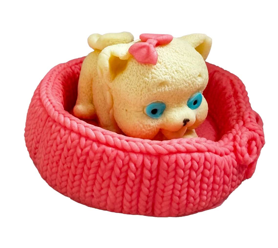 Spiselig sukkerdekoration, Kitty in a kurv Dekorationer fra Sugar Paste Nati Shop