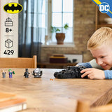 LEGO DC Batman: Batman Tumbler vs. Two-Face & Joker - Superheltelegetøj med Batmobile Car - Legesæt med minifigurer - Gave til drenge og piger fra 8 år 76303 Byggesæt Besuche den LEGO-Store