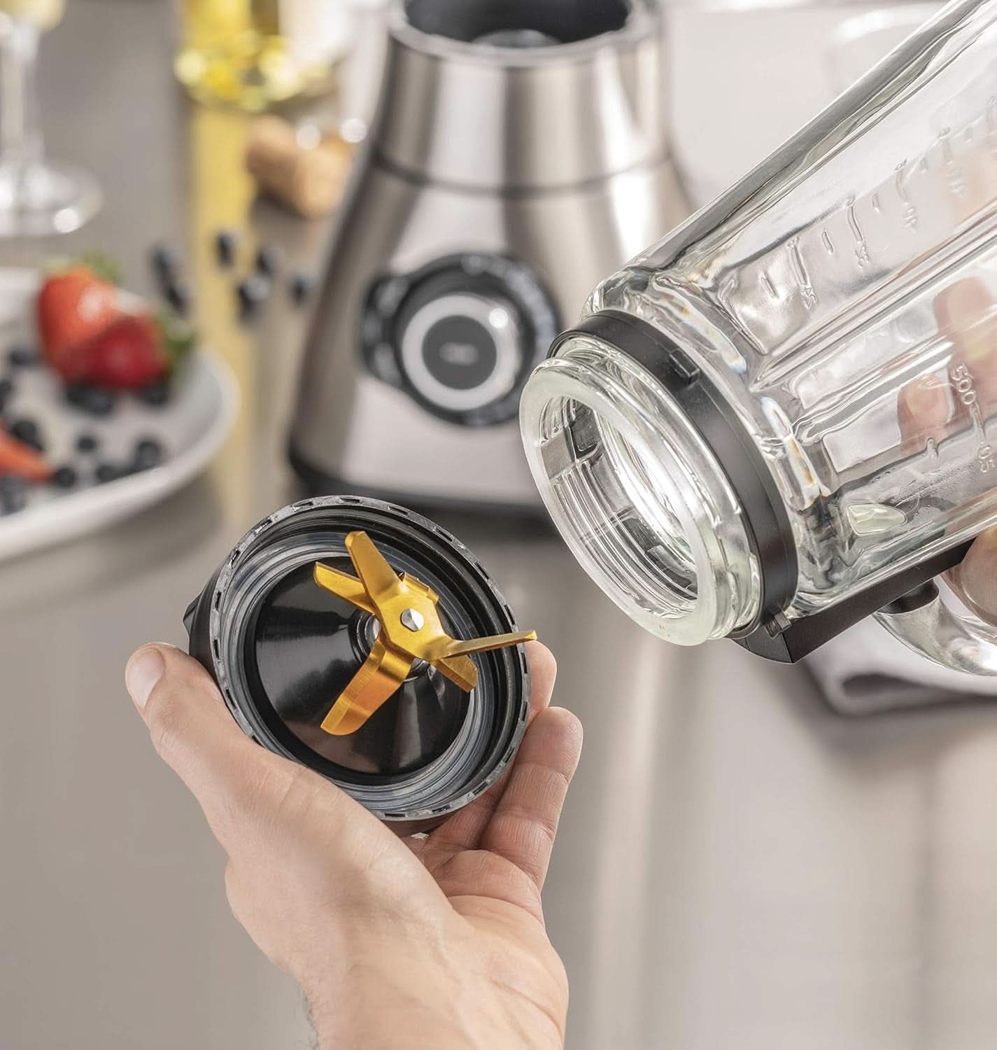 CASO B 1800 Powerblender-Set - Standmixer, 28.000 U/Min, Glasbeholder 1,75 L, Inkl. Trinkflasche Und Zerkleiner, Mixer Testsieger Mit Sehr Gut, Edelstahl Naty Shop