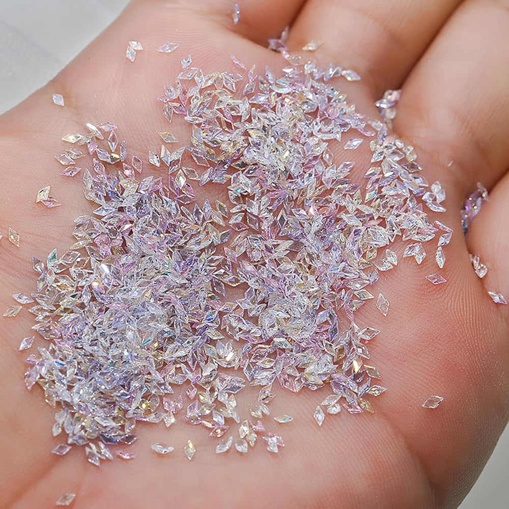 50 stk. Små Zirconia Rhombus Glitter Nail Stones Nøgleringe Blandede farver Mousserende Rhinestones Nail Charms Mini Rhombus Nail Crystals Diamantnegle Rhinestones Nail Charms Nail Accessories Nail Art