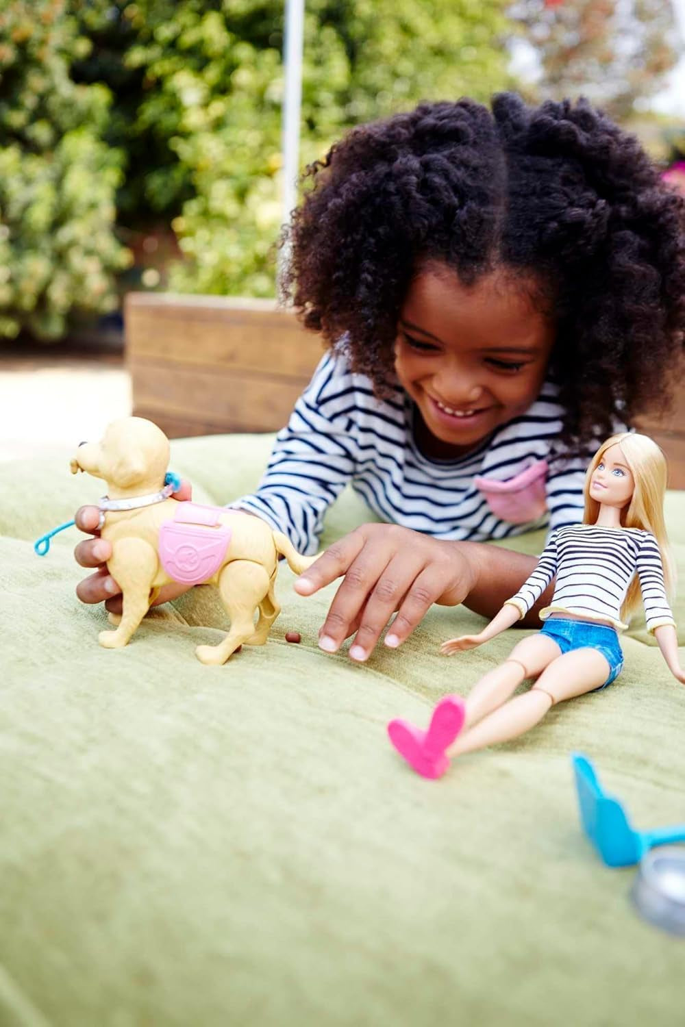 Barbie Walk and Potty Doll, blond dukke med gåhund, poop ske, tilbehør inklusive dukkehund, børnegave, legetøj fra 3 år og opefter, DWJ68