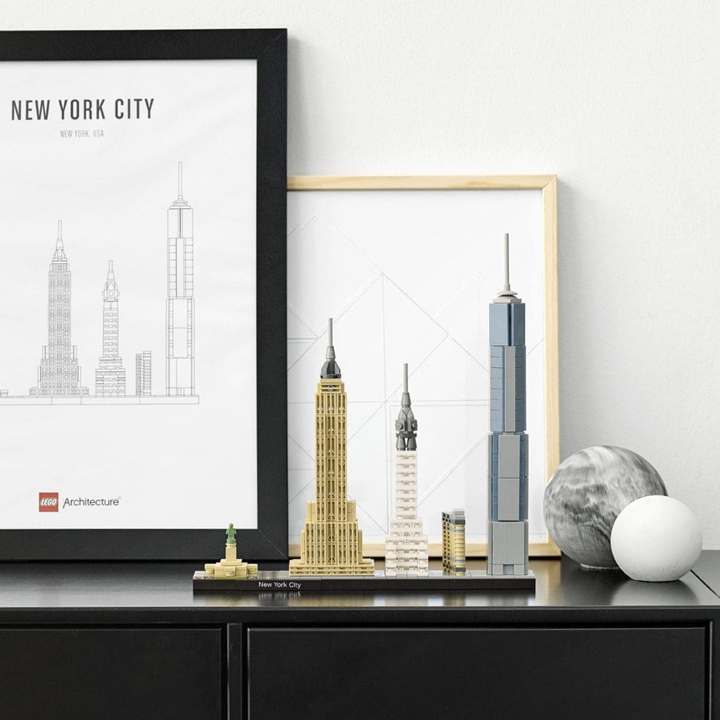 LEGO Architecture New York City-sæt, Skyline-modelsæt med World Trade Center og Frihedsgudinden, Håndværk til voksne, Hjem- og kontordekorationer, Gaver til kvinder og mænd 21028 Byggesæt Besuche den LEGO-Store