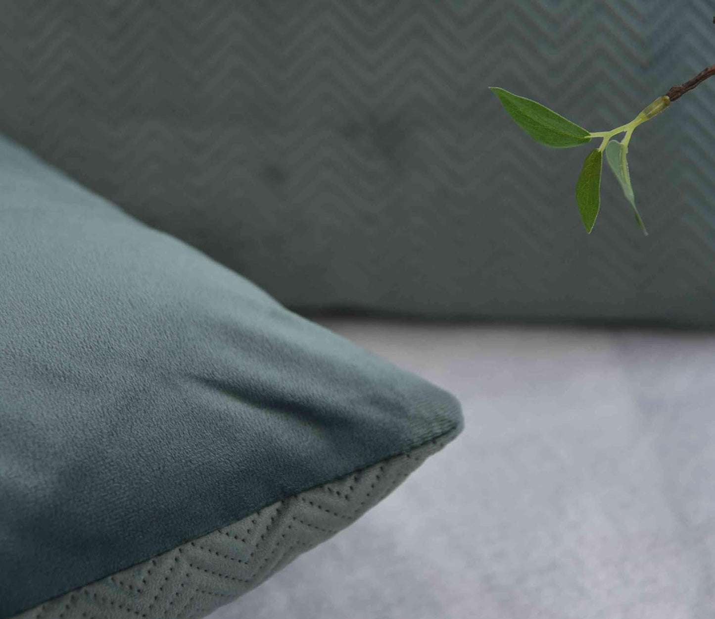 Gardinbokspude Pyntepude Lxb 45X45 Cm Grøn Jacquard "Greta" med sildebensdesign Let vedligeholdende lynlåslukning Blødt fyld 320G - Forskellige farver, 2023510 Rejsepuder Naty Shop