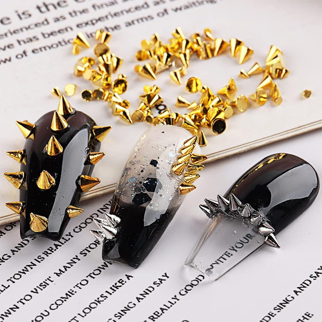 Mini Metall Nieten Punk Nail Charms Guld Silber Strasssteine ​​Nägel Charm Kegel Spikes Nagelschmuck Glitzersteine ​​Nail Art Studs Nagel Steine ​​Legierung Nagelanhänger Rhinestones Nageldesign Zubehör