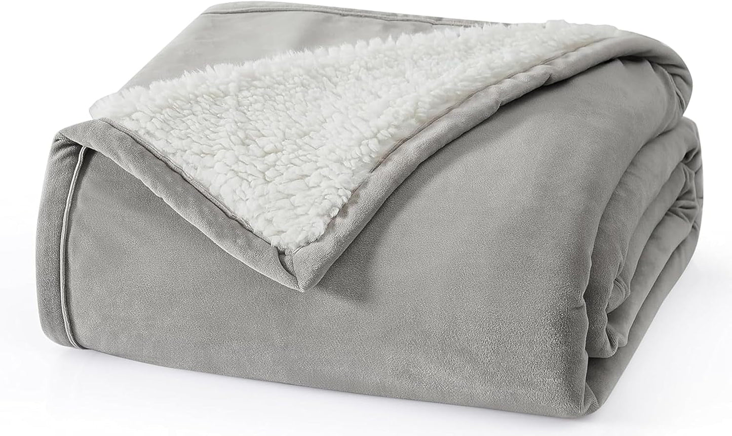 UGG 01465 Bliss Sherpa-tæppe Fuldt vendbart til sofa eller seng Kan maskinvaskes Nem pleje Blødt plys overdimensionerede luksustæpper 178 X 127 cm Seal Naty Shop Dyner og dyner