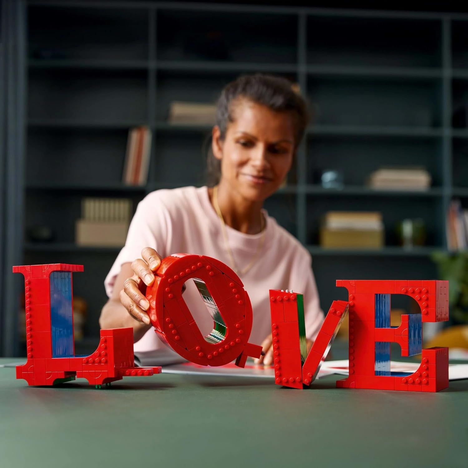 LEGO Art Love Byggesæt til Voksne Boligdekoration Valentinsdag og Mors Dag Gave til Kvinder og Mænd Kreativ aktivitet for Kunst- og Designelskere 31214 Byggesæt Besuche den LEGO-Store