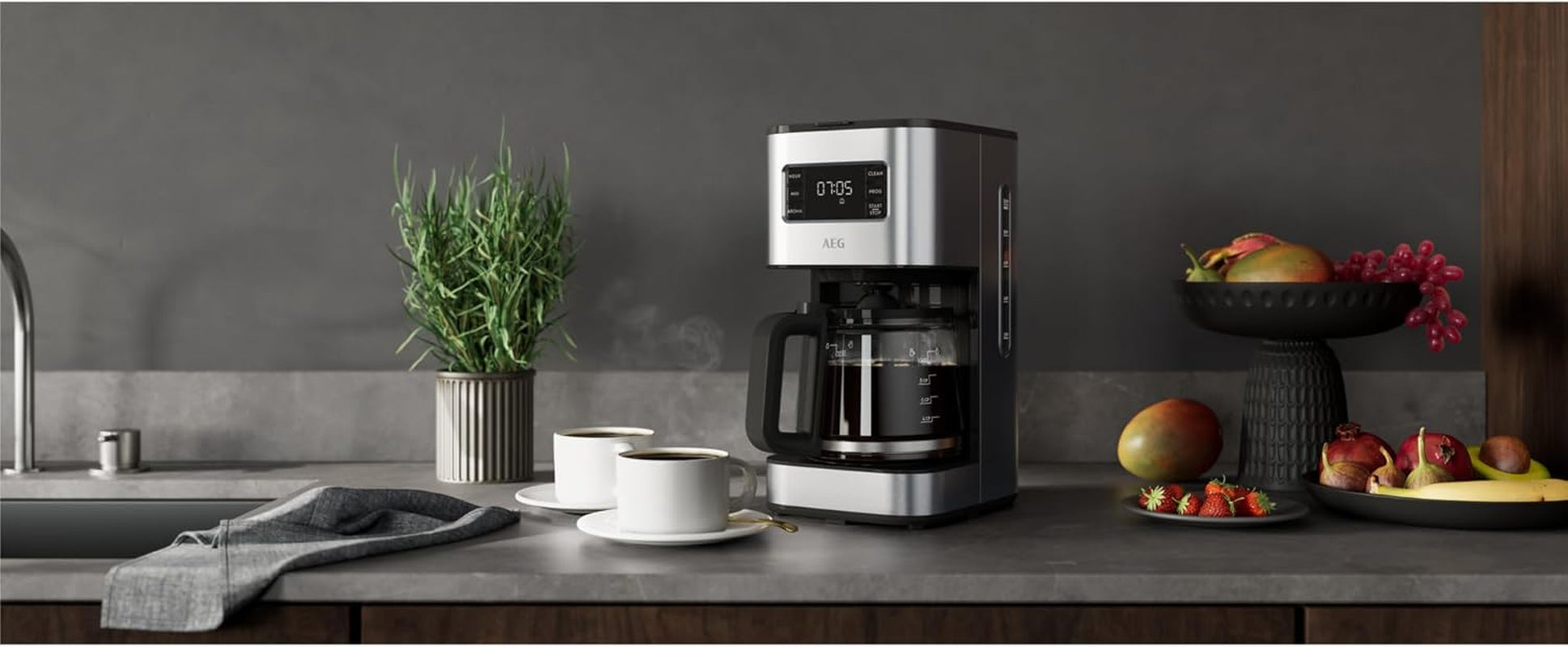 AEG Deli 5 espressomaskine, 1,5 l, programmerbar timer, holde varm funktion, sikkerhedsstop, vandstandsindikator, optimal dosering, anti-dryp funktion, rustfrit stål, CM5-1-6ST