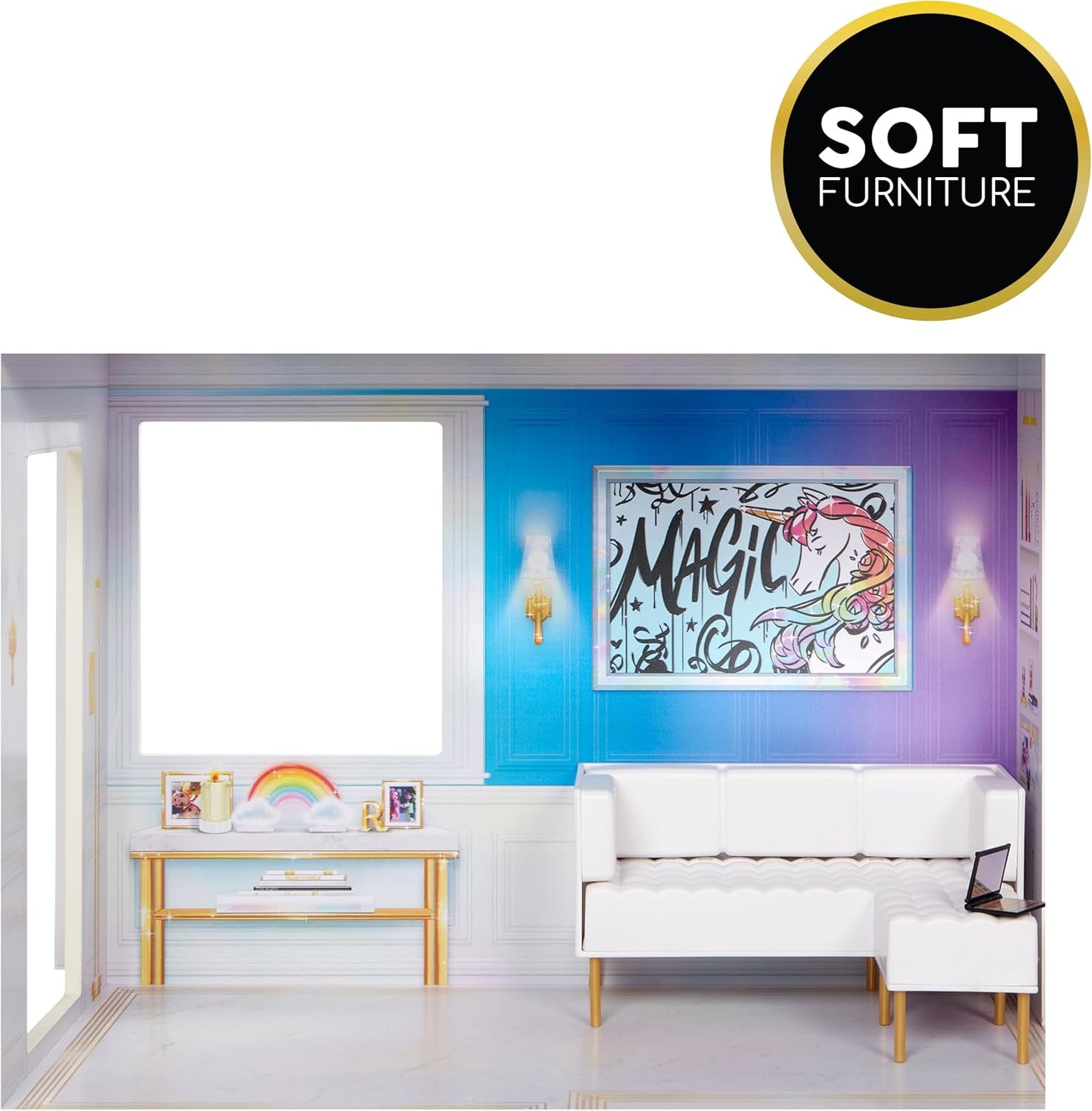 Rainbow High Townhouse - 3-Stöckiges Holzpuppenhaus med 5 Bunten Zimmern & Terrasse - Komplett Eingerichtetes Haus mit Funktionierendem Lift og Zubehör - Spielzeug for Kinder fra 4 bis 12+ Jahren