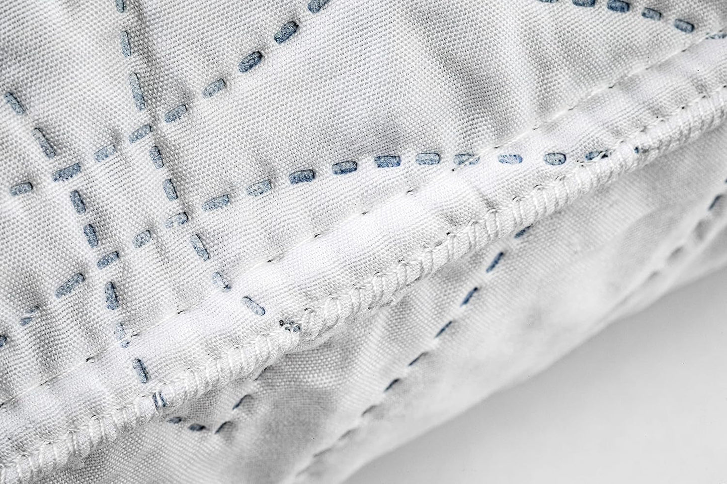 V.I.P. Meget vigtig pude V.I.P. Memory Flake Pude Hvid Pude 45 X 75 cm Polyester Quiltet Betræk Super åndbar Blød Made in Italy Naty Shop Standard Puder